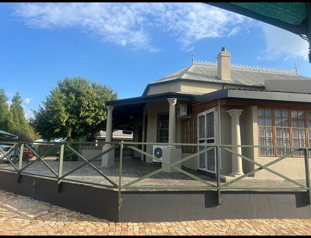 2,180M² BUSINESS CENTRE FOR SALE IN POTCHEFSTROOM CENTRAL